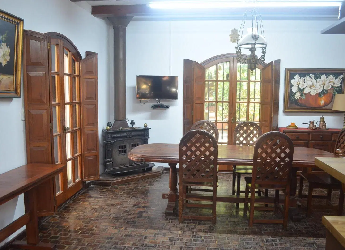 Casa quinta en venta en el Barrio El Cazador con terminaciones de primer nivel en su estilo colonial 8