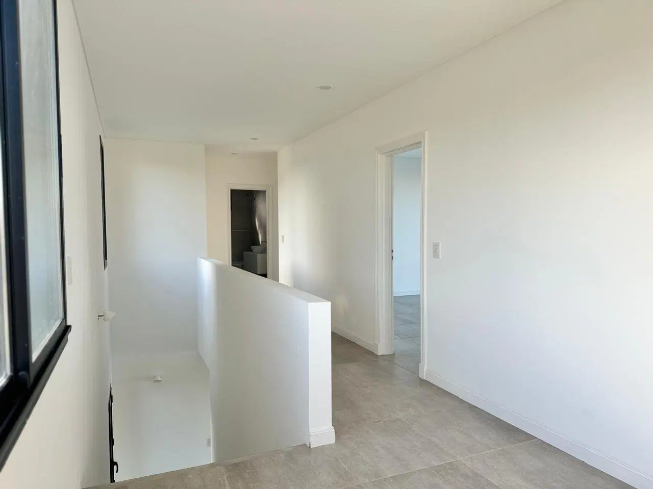 Casa en venta y oportunidad  en islas al lago de 5 ambientes a la laguna central 8