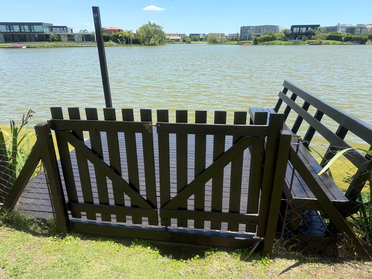 Foto de Casa en venta y alquiler anual al lago de 6 ambientes en El Canton Islas, imagen 4