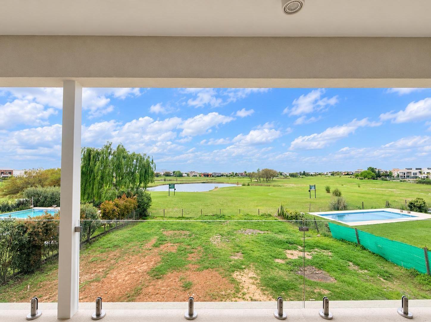 Foto de Casa en venta de 6 ambientes al golf y al agua en Canton Golf de, imagen 1