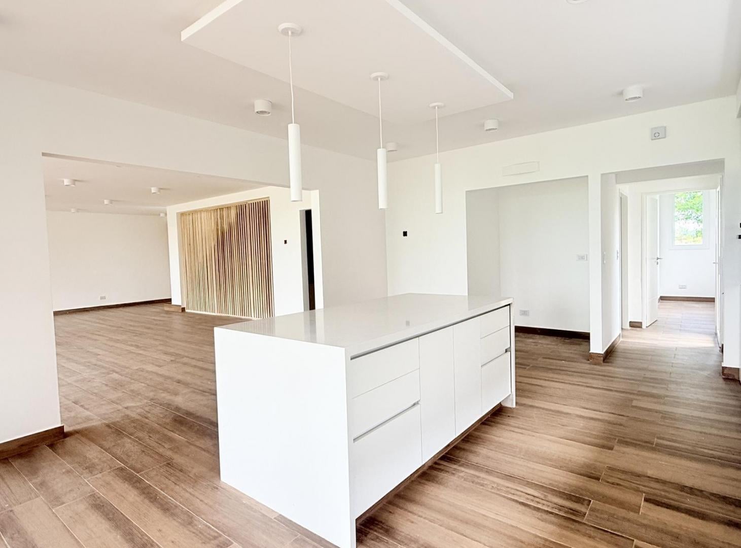 Foto de Casa en venta de 6 ambientes al golf y al agua en Canton Golf de, imagen 4