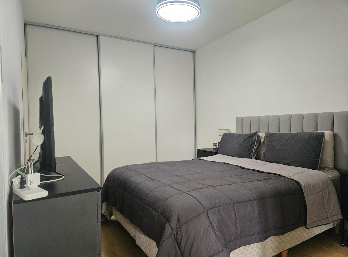 Foto de VENTA | 2 AMBIENTES CON BALCÓN CORRIDO Y PATIO EXCLUSIVO | BOEDO, imagen 3