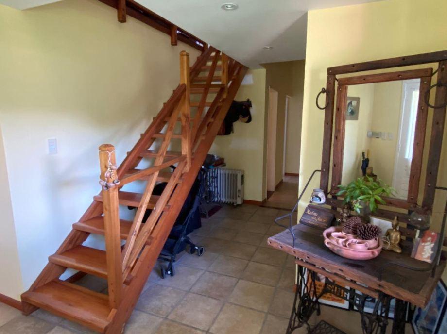 CASA SOBRE 4 LOTES EN BARRIO EL RODEO