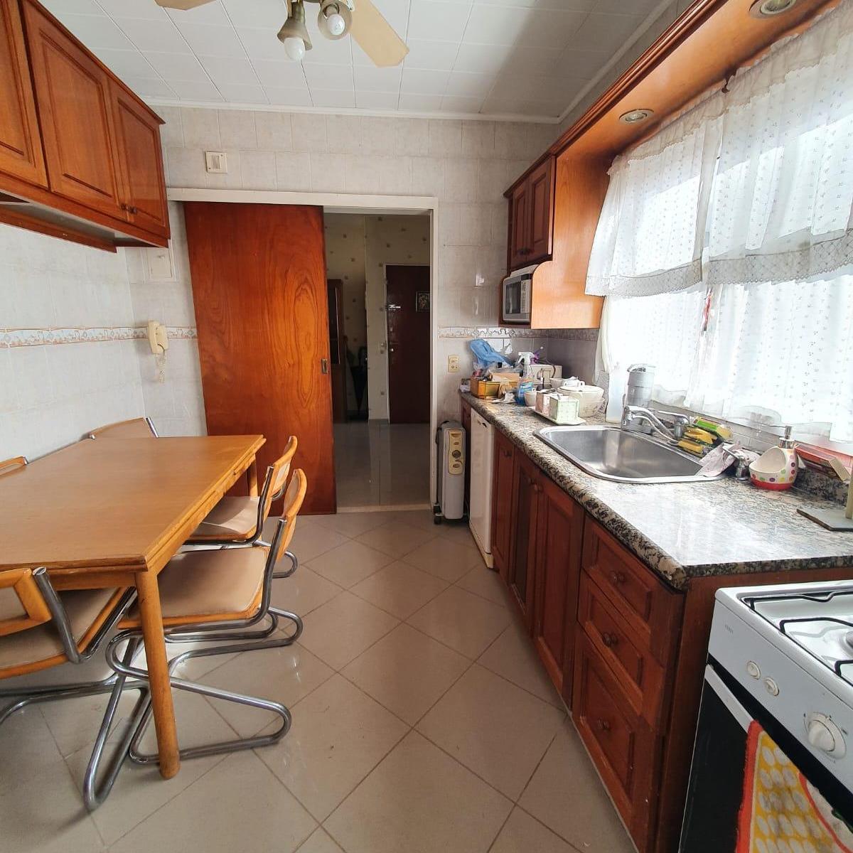 Foto de AMPLIO DEPARTAMENTO DE 3 AMBIENTES (WILDE CENTRO) EDIFICIO CON PISCINA, imagen 3