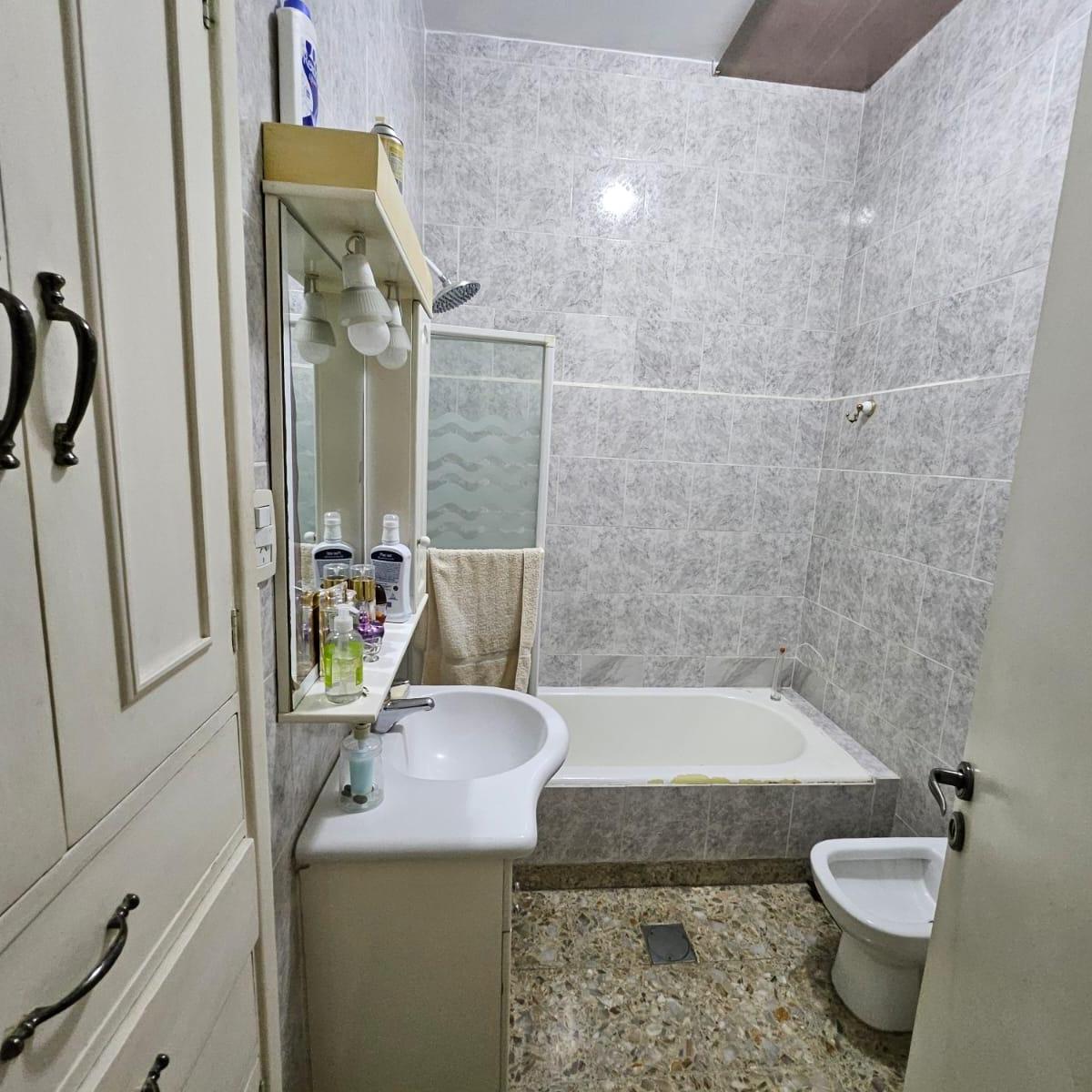 CASA PARA 2 FAMILIAS O RENTA (MUY BUEN ESTADO)