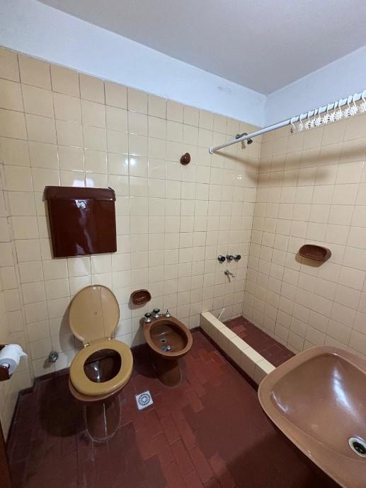 DEPARTAMENTO DE 2 AMBIENTES AMPLIO ( MUY LUMINOSO)