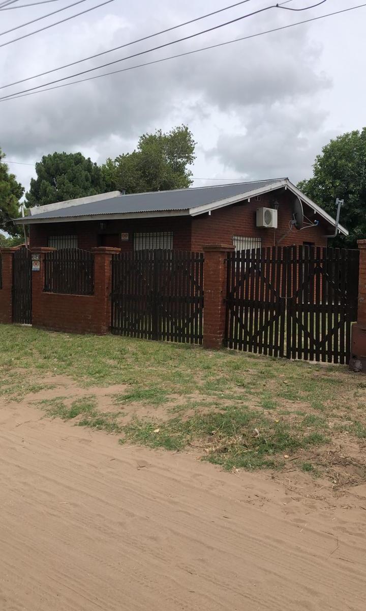 Hermoso Duplex de 4 Ambientes con Entrada de Auto. 5