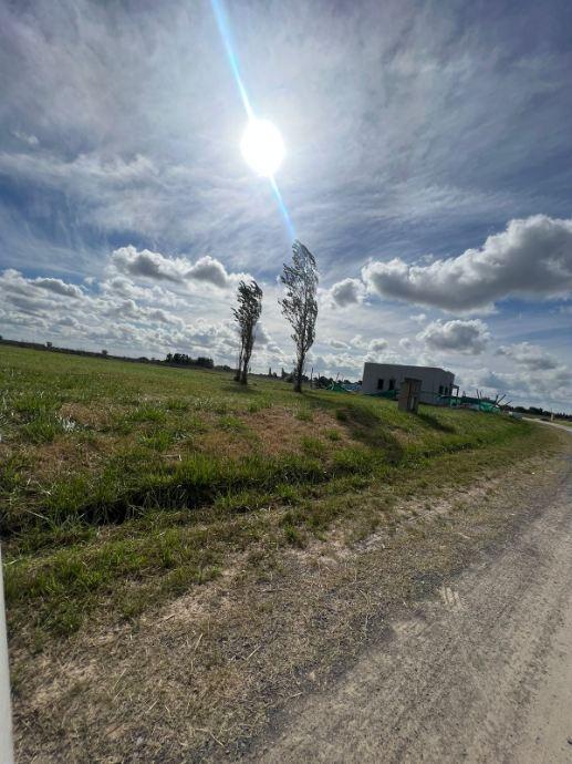 LOTE EN VENTA EN COUNTRY LA FAUSTINA (RUTA 2 KM 76,6) CON VISTA AL LAGO