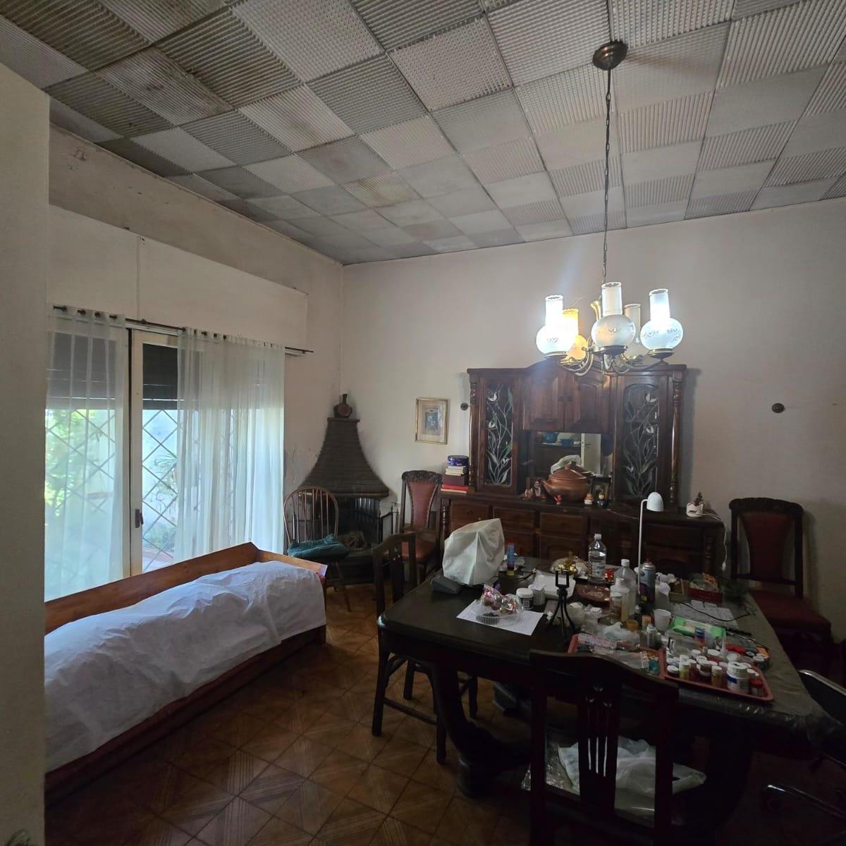 Foto de OPORTUNIDAD CASA ANTIGUA DE 4 AMBIENTES A REFACCIONAR EN SARANDÍ ESTE, imagen 5