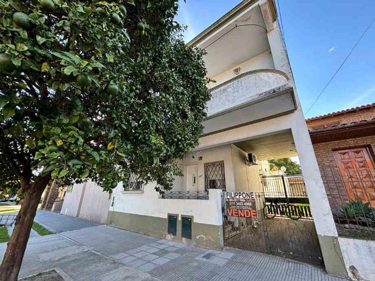 IMPORTANTE PROPIEDAD - 3 UNIDADES EN BLOCK SOBRE LOTE PROPIO - EXCELENTE ZONA DE BERNAL