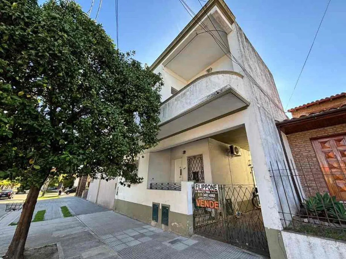 IMPORTANTE PROPIEDAD - 3 UNIDADES EN BLOCK SOBRE LOTE PROPIO - EXCELENTE ZONA DE BERNAL 4