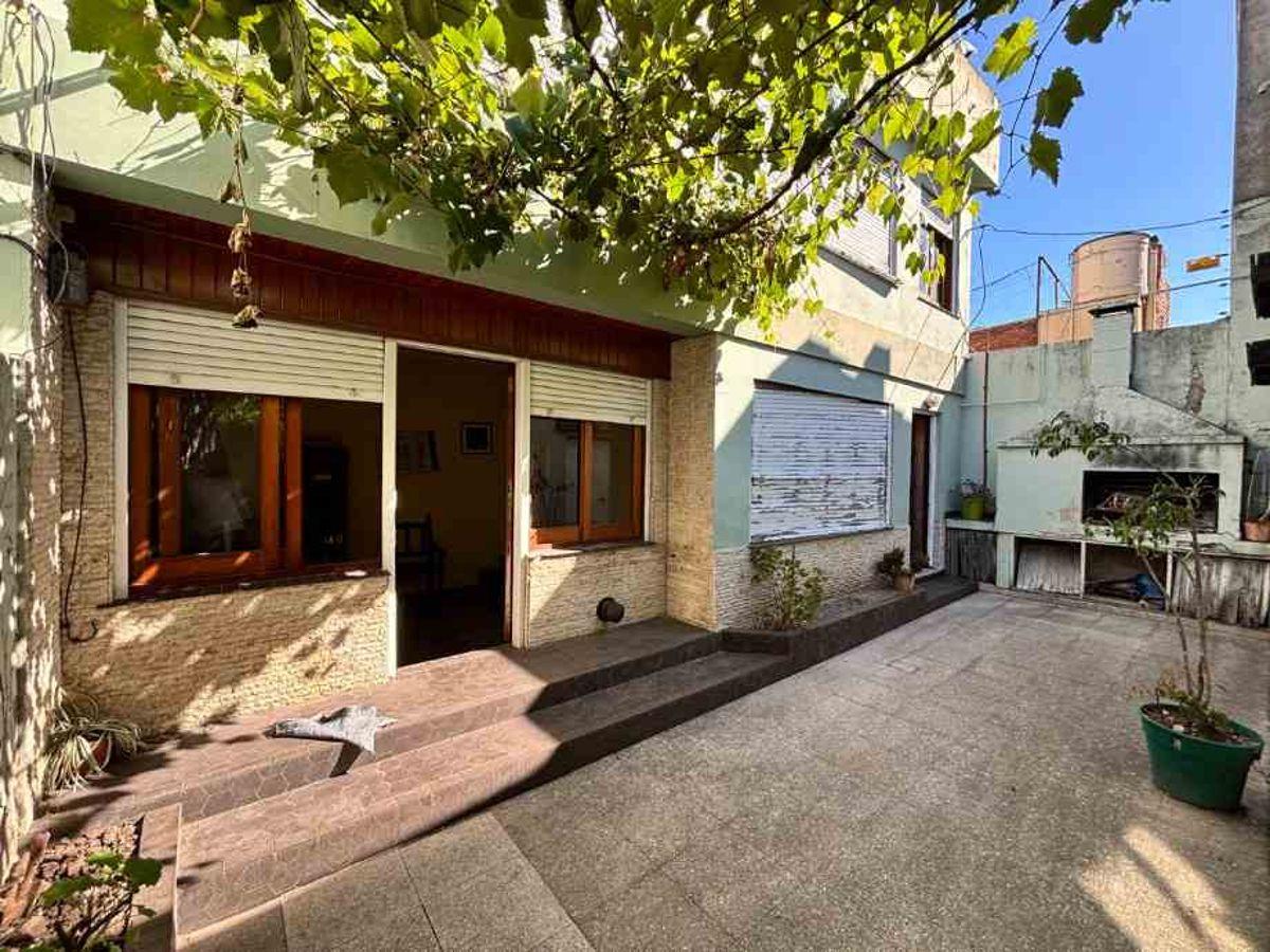VENTA EN BLOCK - 2 UNIDADES CON ESCRITURAS INDIVIDUALES - EXCELENTE UBICACIÓN EN QUILMES