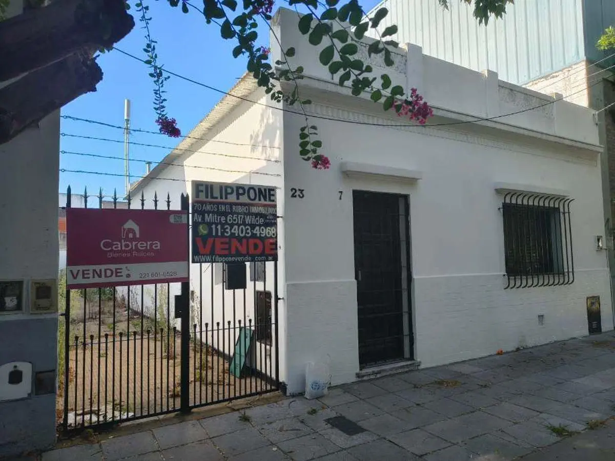 VENTA DE DOS CASAS EN CONJUNTO CON PATIO EN QUILMES CENTRO (EXCELENTE UBICACIÓN) 1