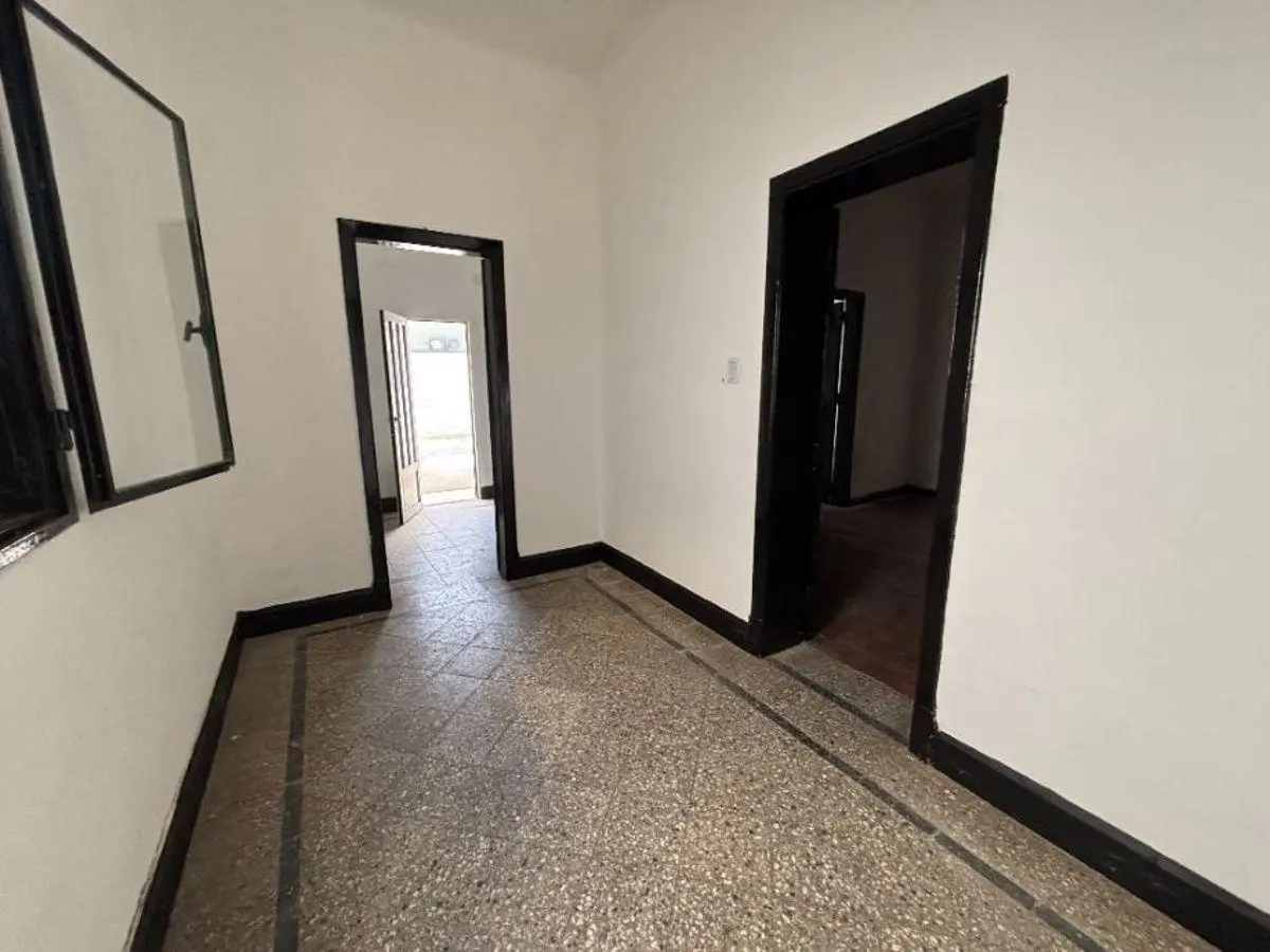 VENTA DE DOS CASAS EN CONJUNTO CON PATIO EN QUILMES CENTRO (EXCELENTE UBICACIÓN) 4