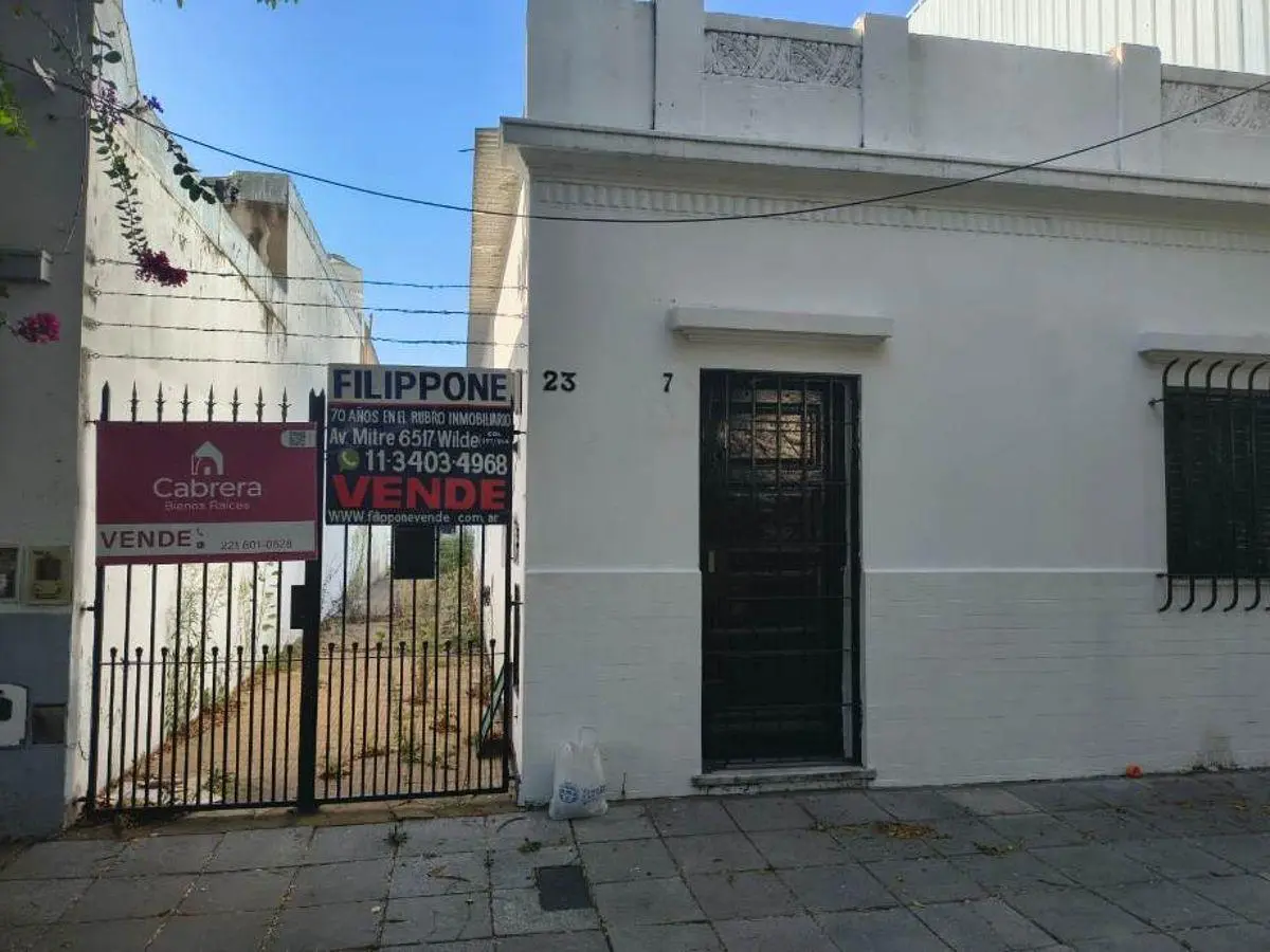 VENTA DE DOS CASAS EN CONJUNTO CON PATIO EN QUILMES CENTRO (EXCELENTE UBICACIÓN) 2