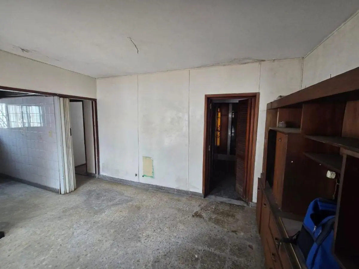 DEPARTAMENTO TIPO CASA AL FONDO EN MUY BUENA UBICACION 3