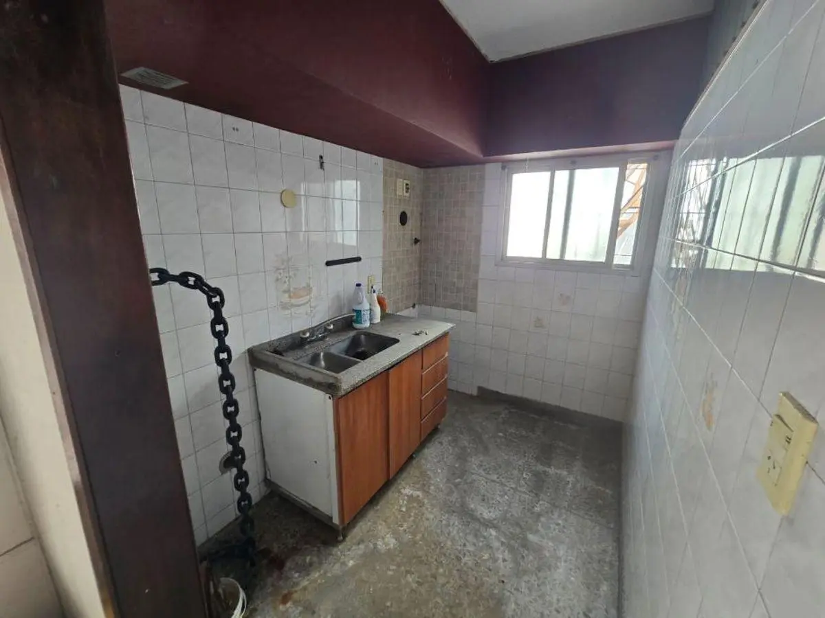 DEPARTAMENTO TIPO CASA AL FONDO EN MUY BUENA UBICACION 5