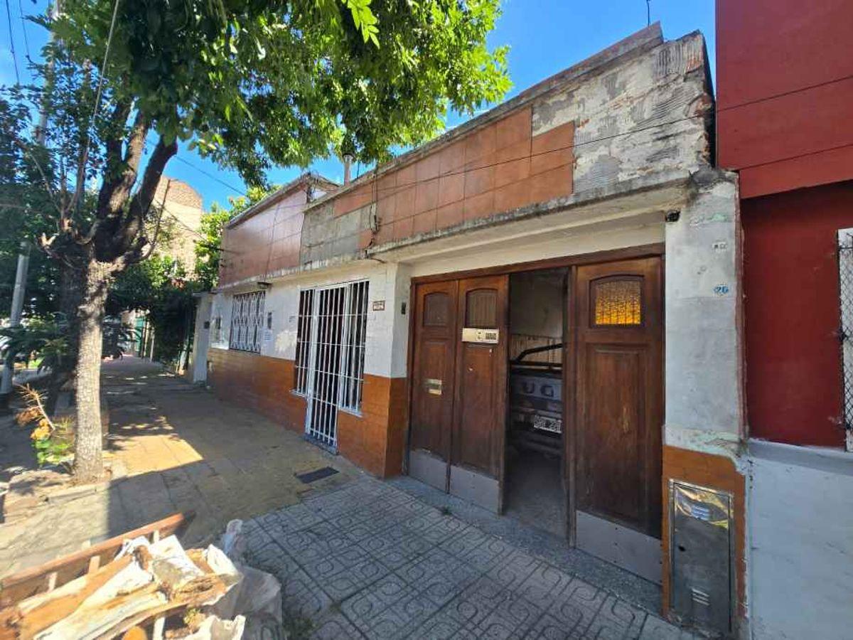 DEPARTAMENTO TIPO CASA AL FONDO EN MUY BUENA UBICACION
