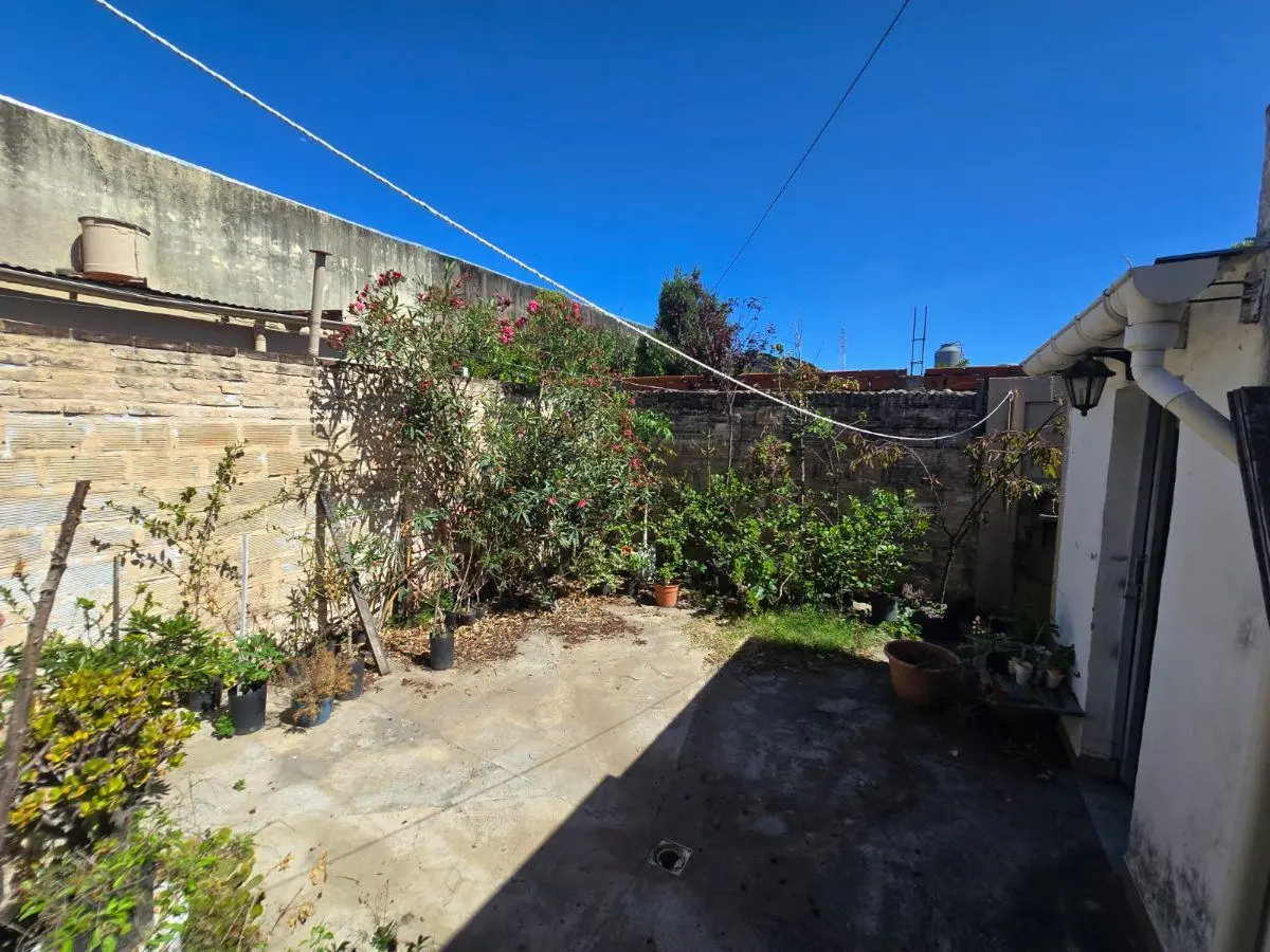 CASA PH INDEPENDIENTE DE LA CALLE, CON COCHERA Y JARDIN (WILDE) 3
