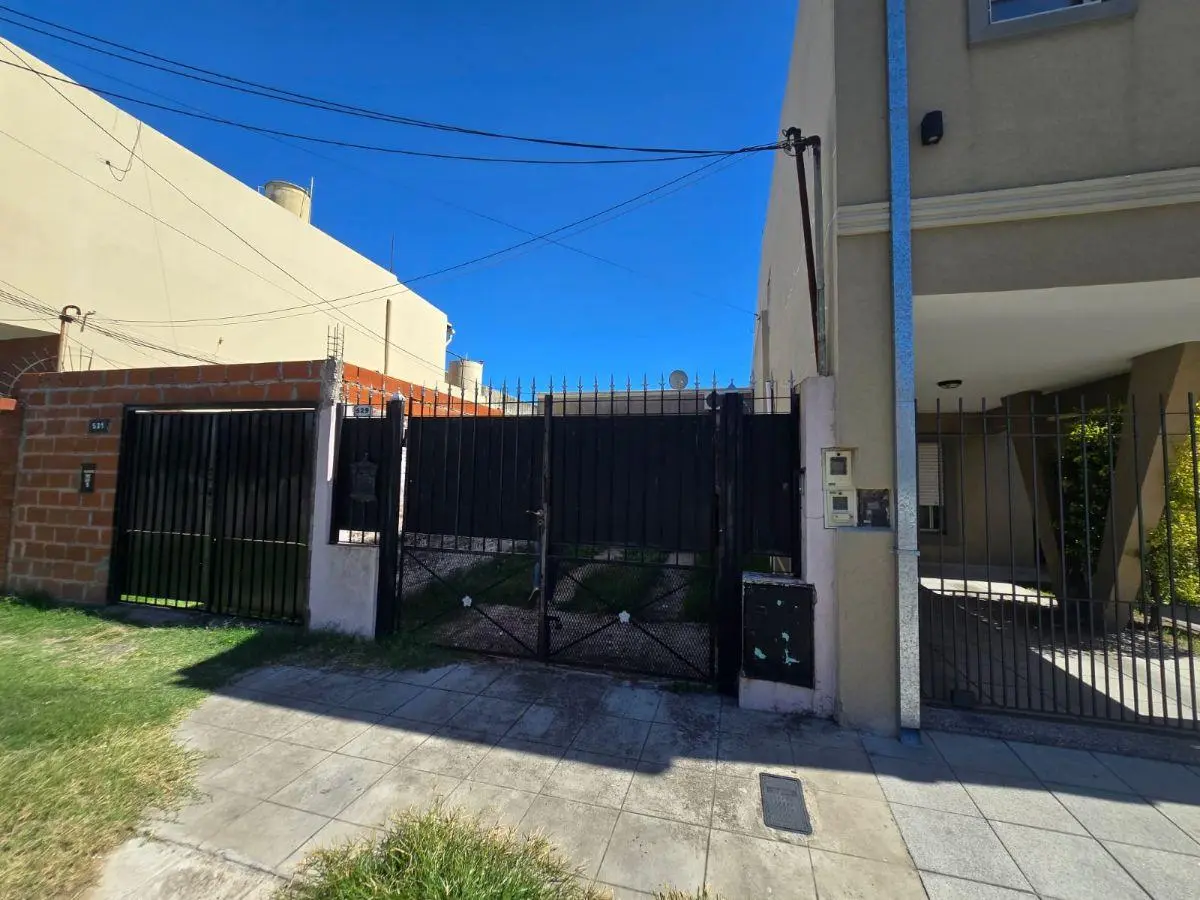 CASA PH INDEPENDIENTE DE LA CALLE, CON COCHERA Y JARDIN (WILDE) 4