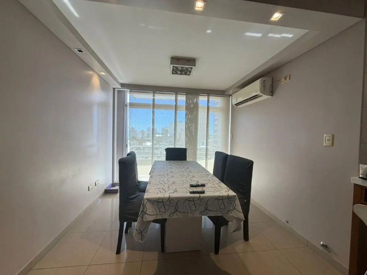 PISO DE 5 AMBIENTES A METROS DE AV. MITRE - DOBLE COCHERA - SUM - AMPLIOS AMBIENTES. 4