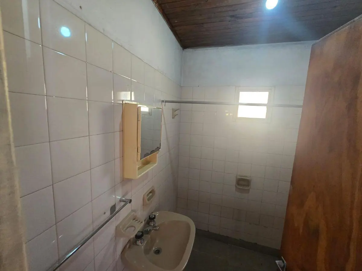 DEPARTAMENTO TIPO CASA EN ALQUILER A UNA CUADRA DE AVENIDA CALCHAQUÍ 5