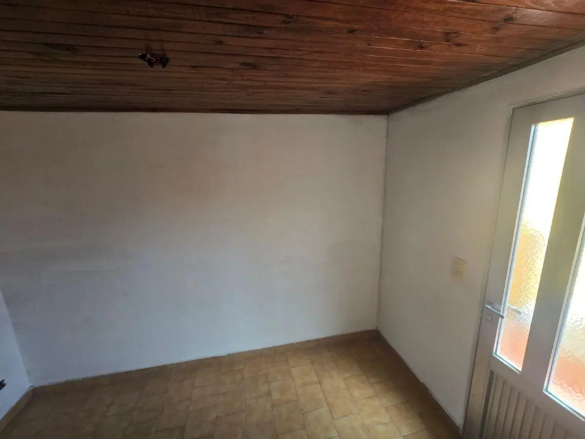 DEPARTAMENTO TIPO CASA EN ALQUILER A UNA CUADRA DE AVENIDA CALCHAQUÍ 4
