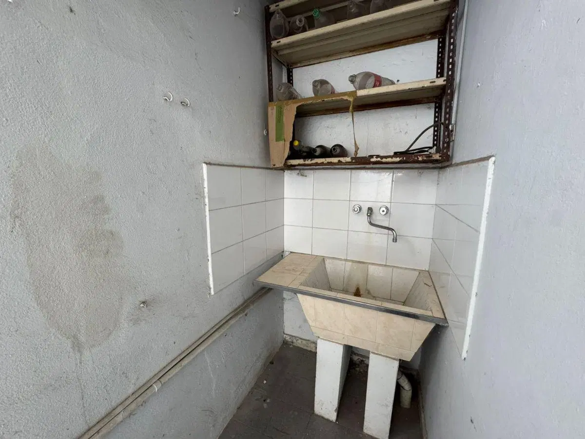 CASA TIPO PH DE 3 AMBIENTES AL CONTRAFRENTE CON ENTRADA INDEPENDIENTE DE LA CALLE Y JARDIN. 2