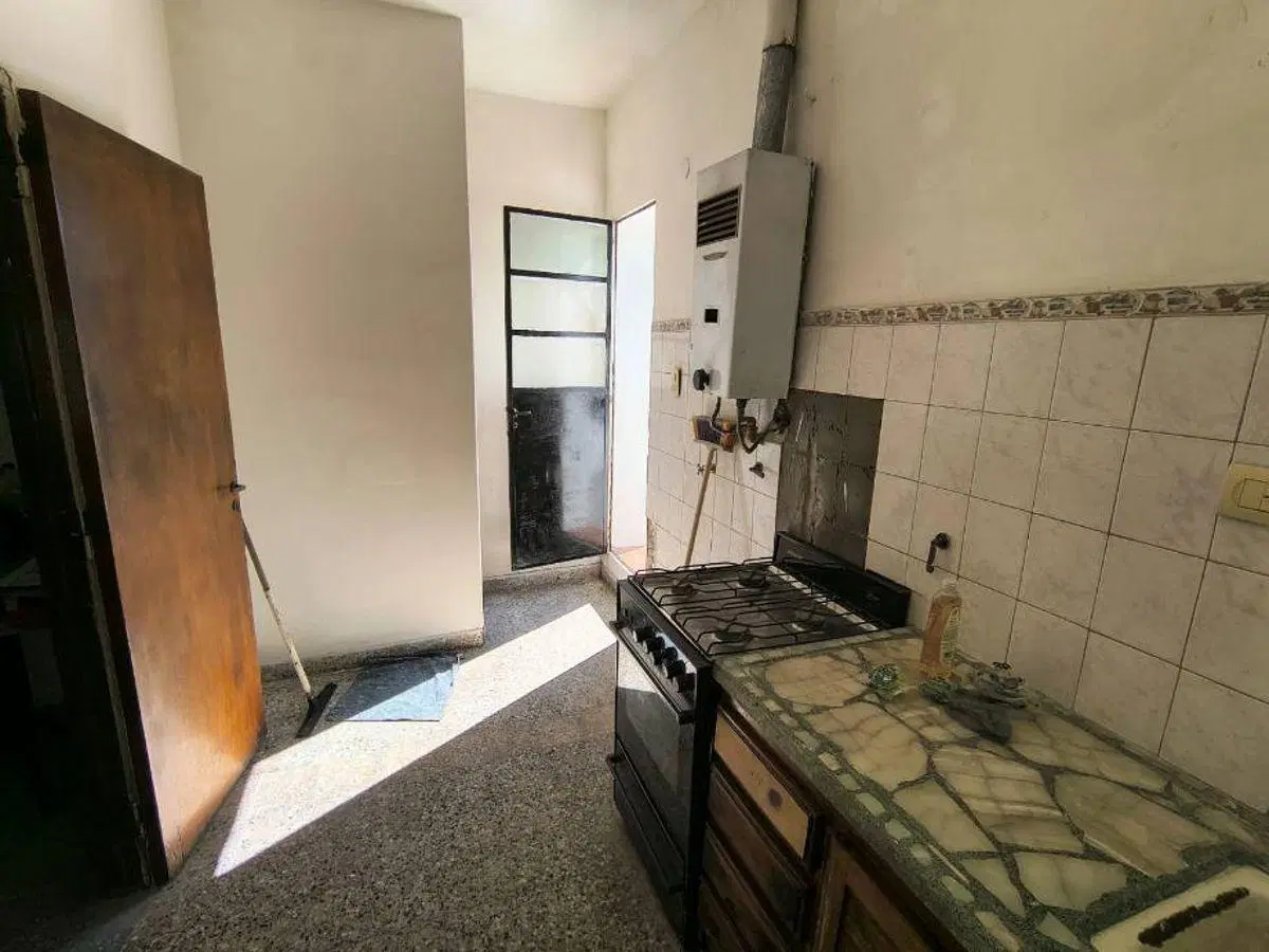 DEPARTAMENTO TIPO CASA DE 3 AMBIENTES EN PLANTA ALTA. 5