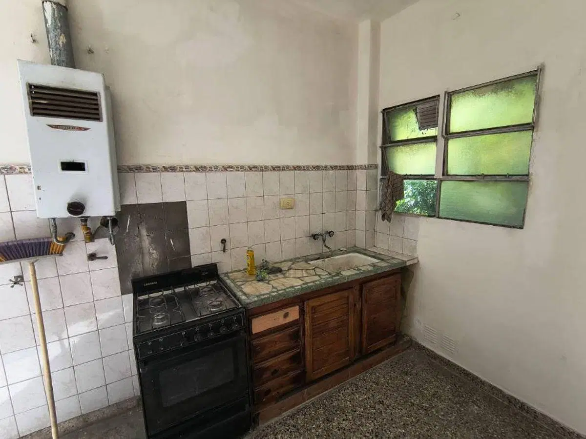 DEPARTAMENTO TIPO CASA DE 3 AMBIENTES EN PLANTA ALTA. 4