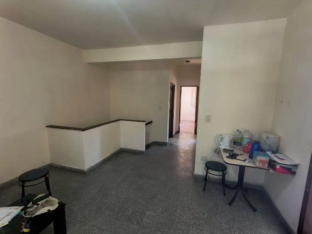 DEPARTAMENTO TIPO CASA DE 3 AMBIENTES EN PLANTA ALTA. 1