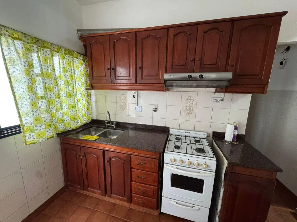 DEPARTAMENTO DE DOS AMBIENTES EN ALQUILER CON MUY BUENA UBICACION. 3