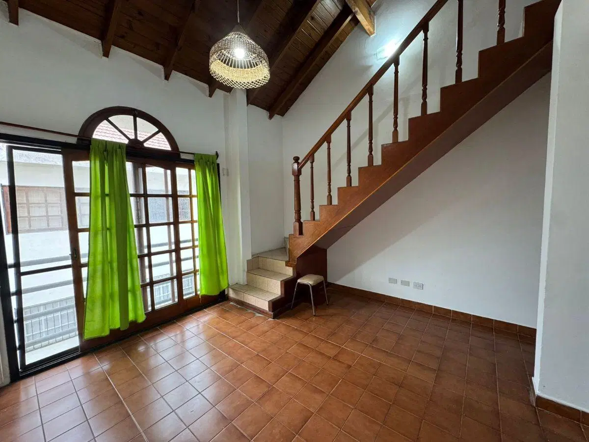 DEPARTAMENTO DE DOS AMBIENTES EN ALQUILER CON MUY BUENA UBICACION. 4