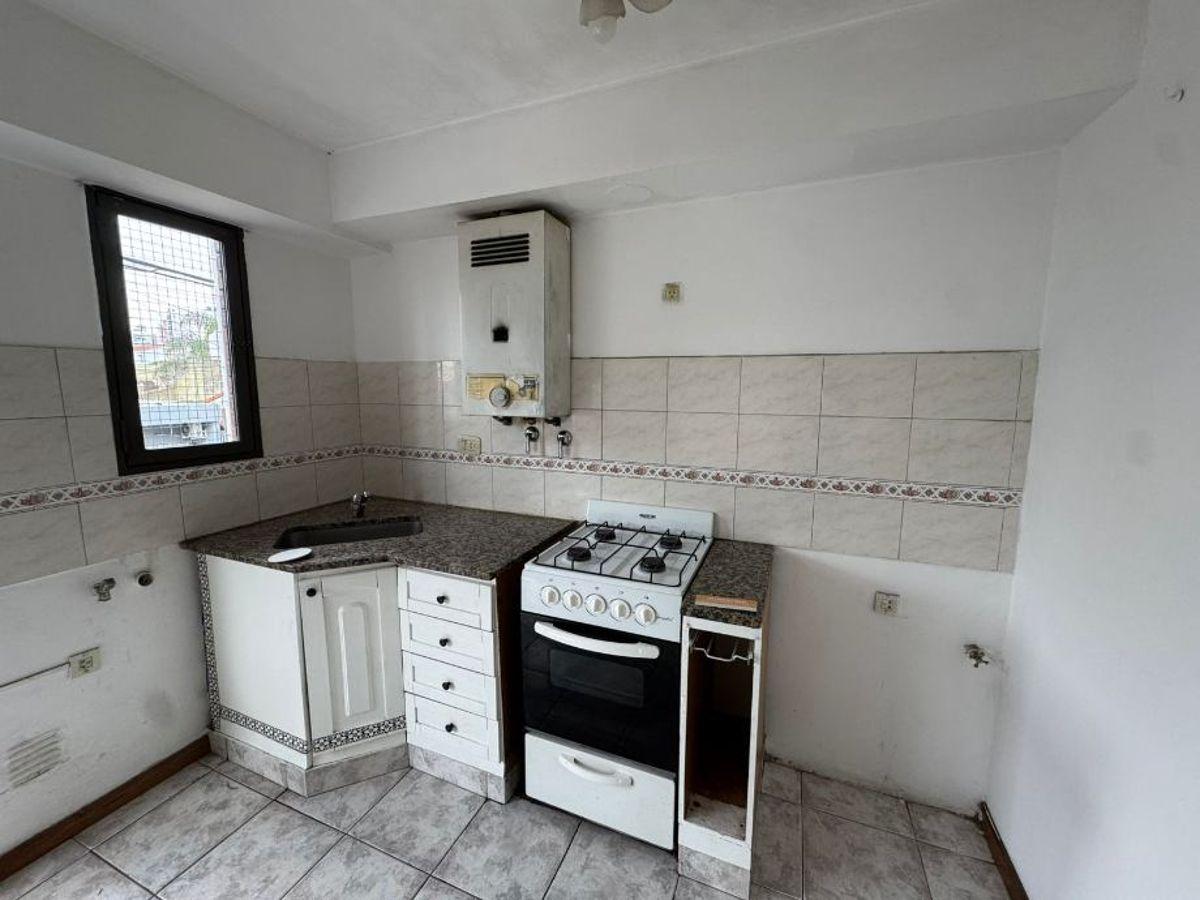 Foto de DEPARTAMENTO DE 2 AMBIENTES CON COCHERA EN ALQUILER!, imagen 5