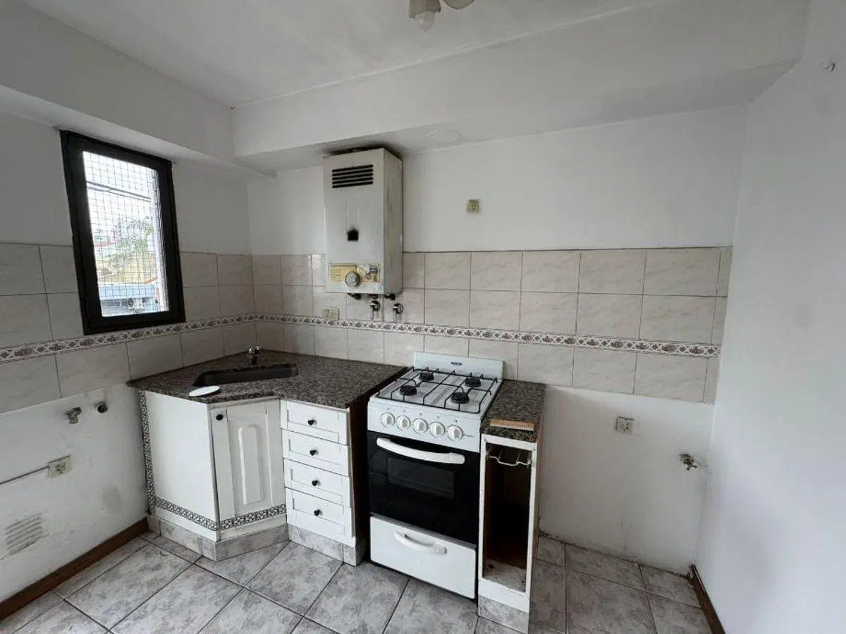 DEPARTAMENTO DE 2 AMBIENTES CON COCHERA EN ALQUILER! 5