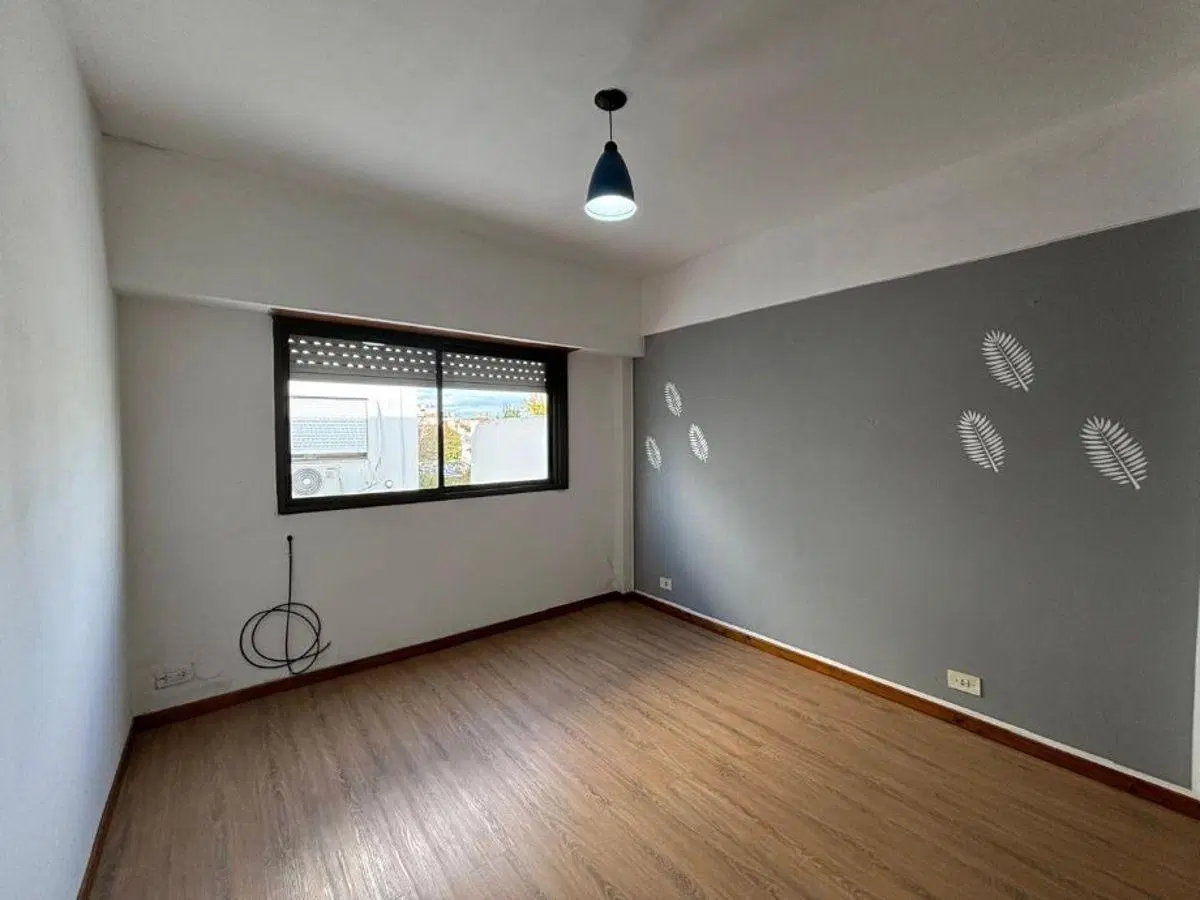 DEPARTAMENTO DE 2 AMBIENTES CON COCHERA EN ALQUILER! 2