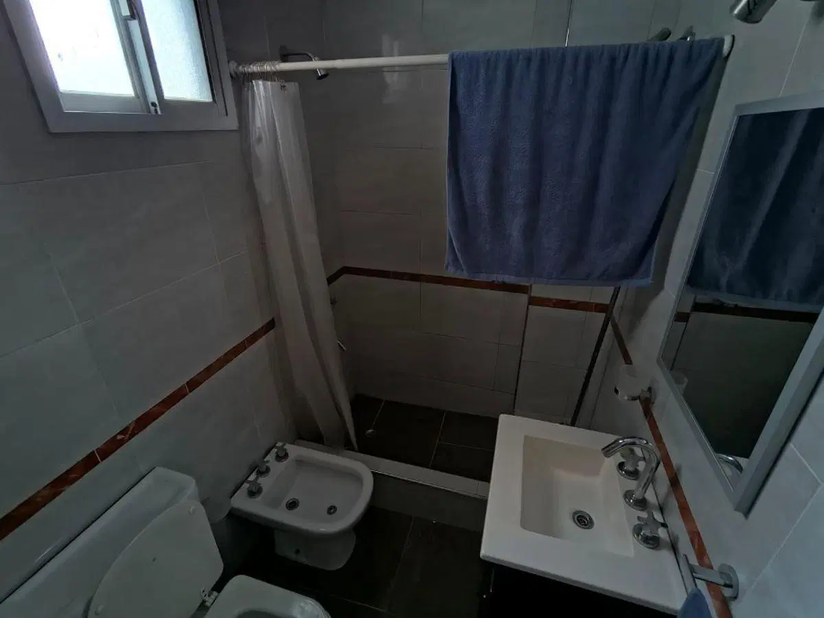 DEPARTAMENTO DE 2 AMBIENTES AMPLIOS EN WILDE CENTRO (EXCELENTE UBICACION). 2