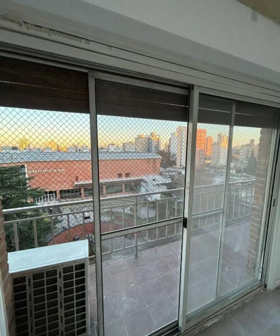 DEPARTAMENTO DE 3 AMBIENTES CON COCHERA EN QUILMES CENTRO. 8