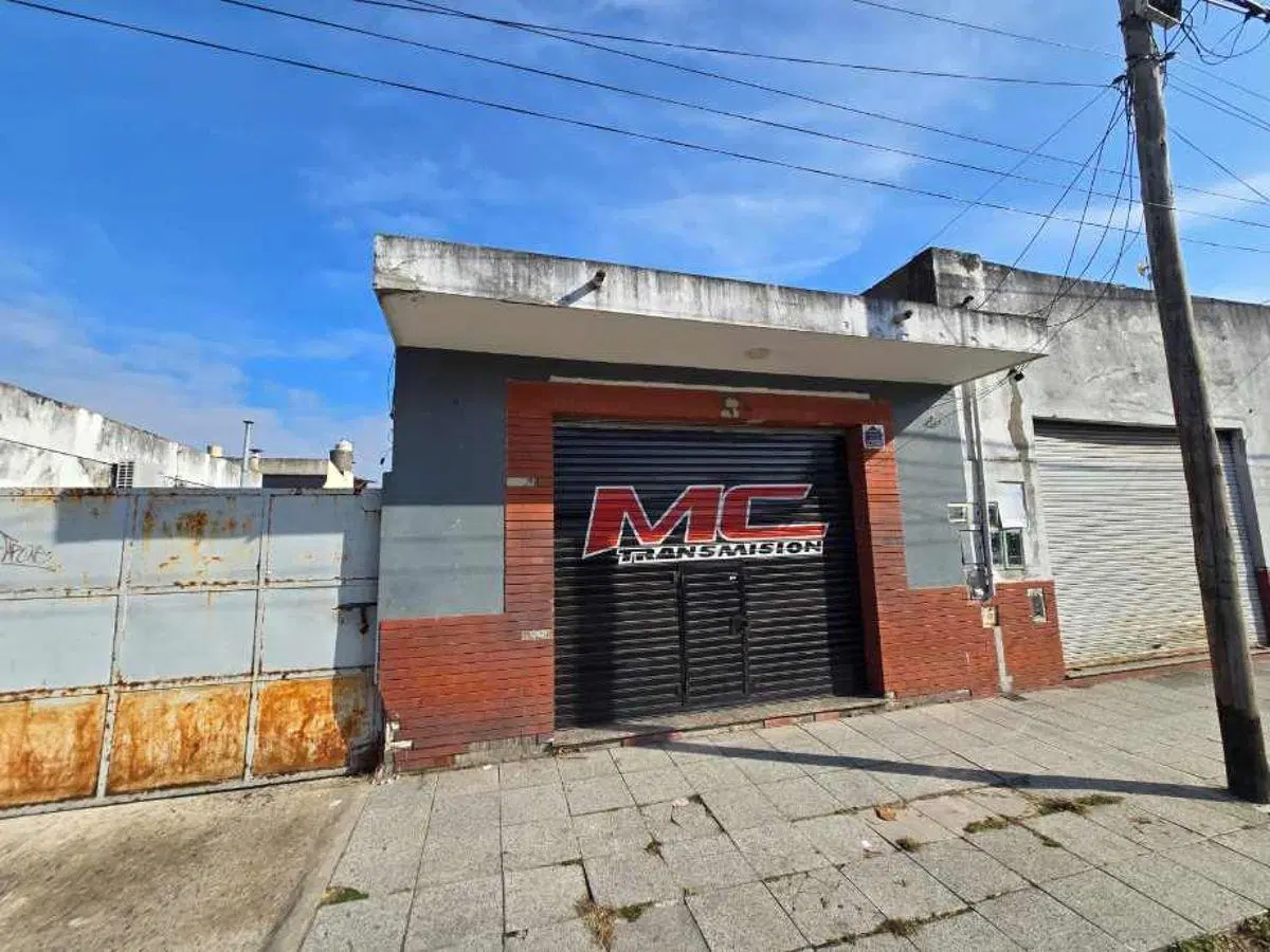 LOCAL COMERCIAL EN ALQUILER SOBRE AV. BELGRANO EN WILDE CENTRO 2