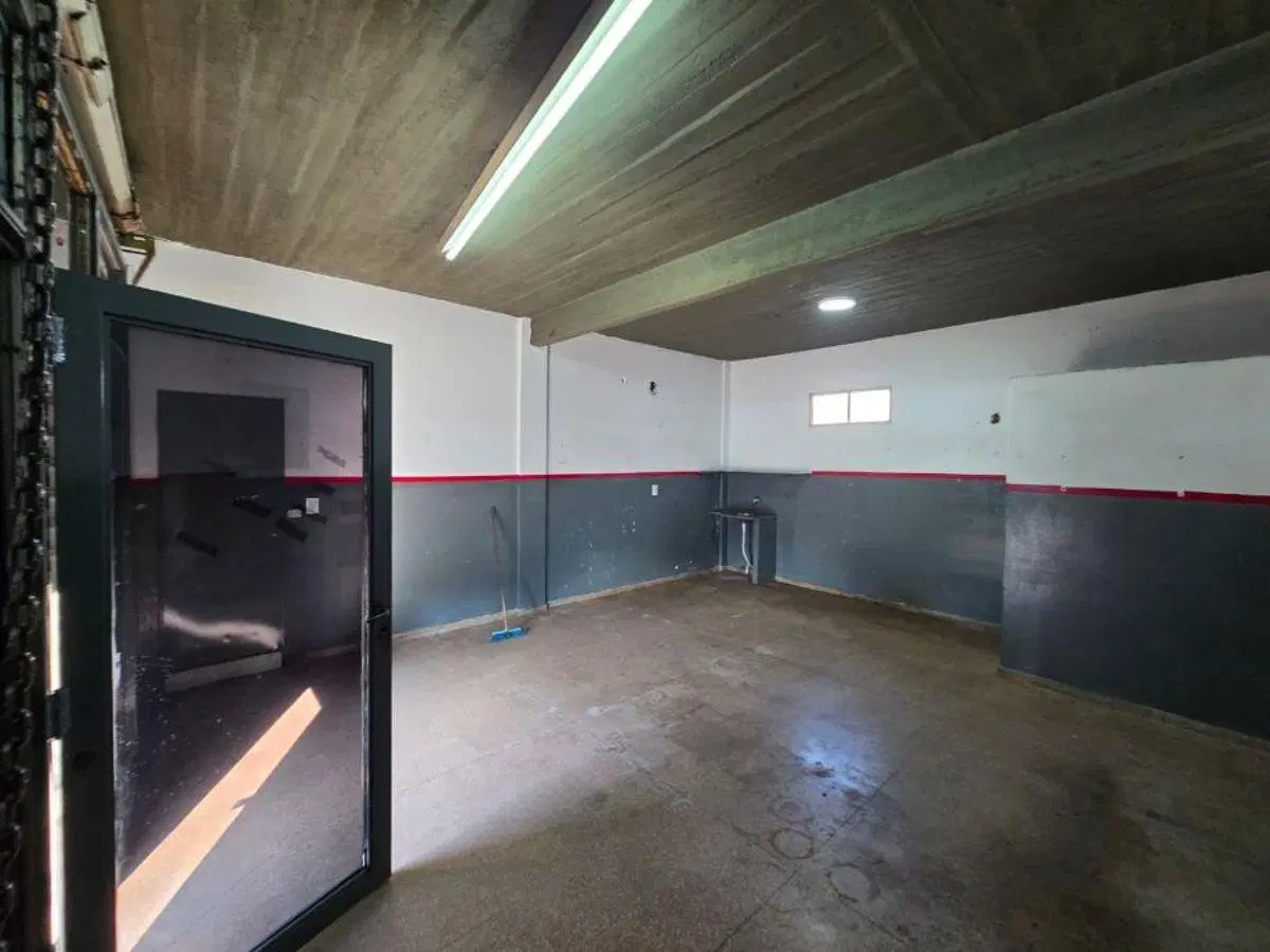LOCAL COMERCIAL EN ALQUILER SOBRE AV. BELGRANO EN WILDE CENTRO 3