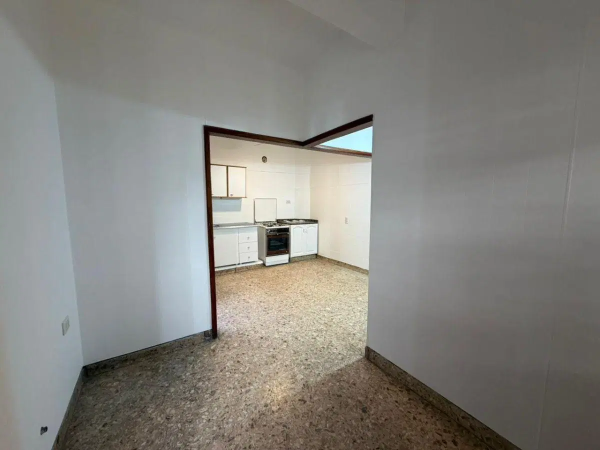 DEPARTAMENTO TIPO CASA DE 3 AMBIENTES EN ALQUILER SOBRE AVENIDA MANUEL BELGRANO 4