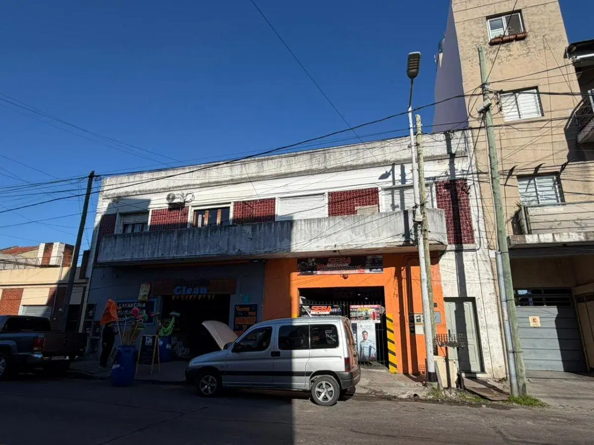DEPARTAMENTO TIPO CASA DE 3 AMBIENTES EN ALQUILER SOBRE AVENIDA MANUEL BELGRANO 3