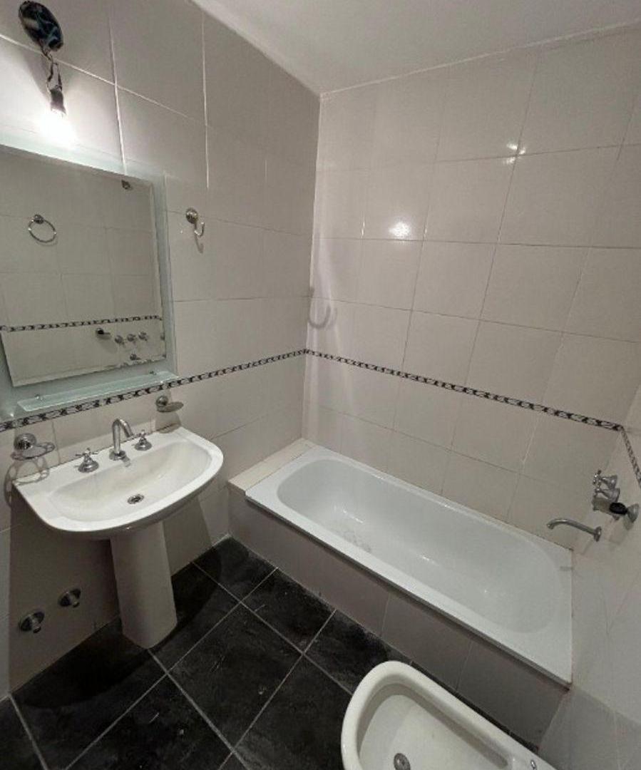 Foto de HERMOSO DEPARTAMENTO DE 2 AMBIENTES MODERNO AL CONTRAFRENTE SOBRE AV, imagen 3