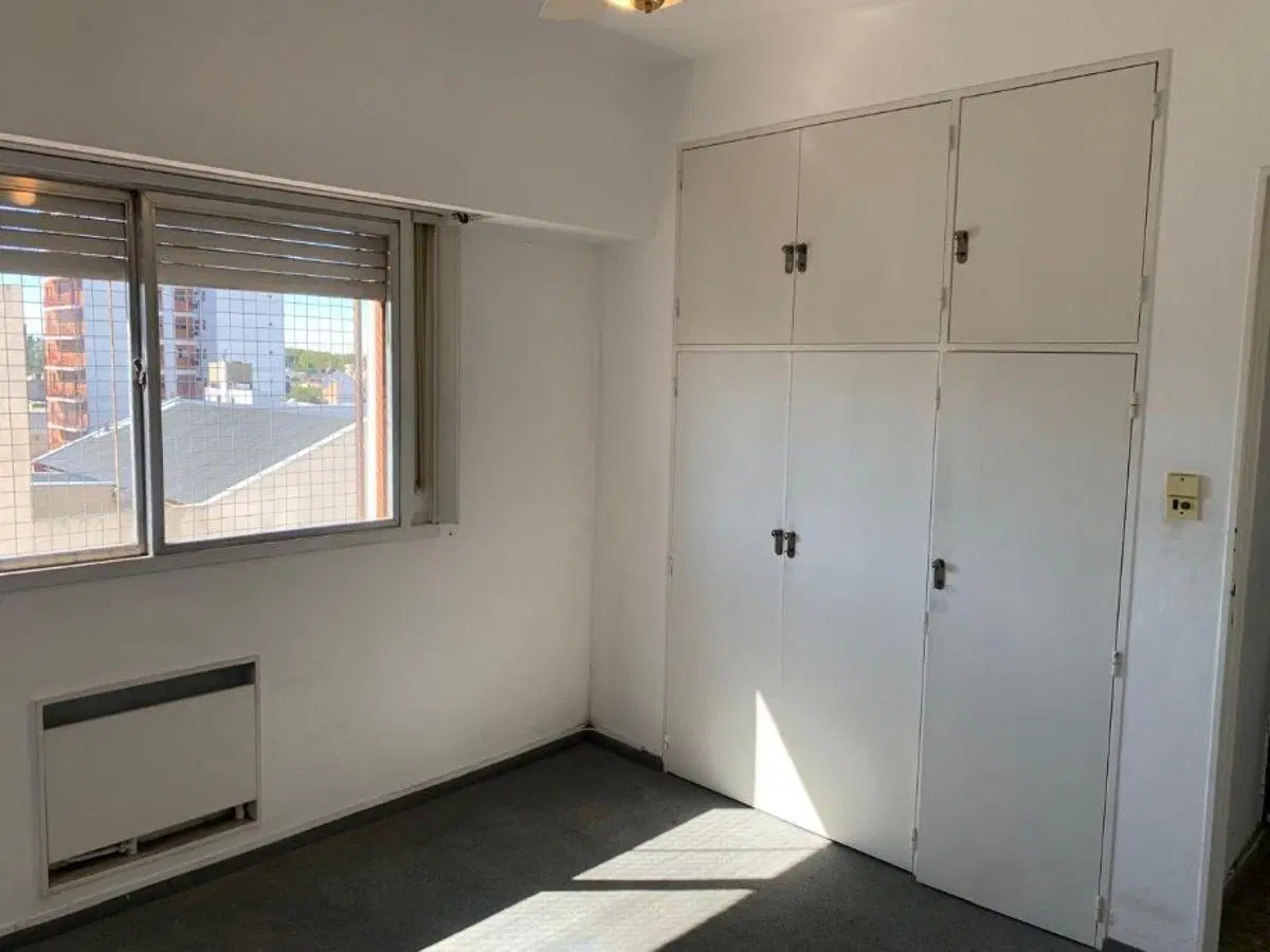HERMOSO DEPARTAMENTO DE 3 AMBIENTES AMPLIOS (EXCELENTE UBICACIÓN). 8