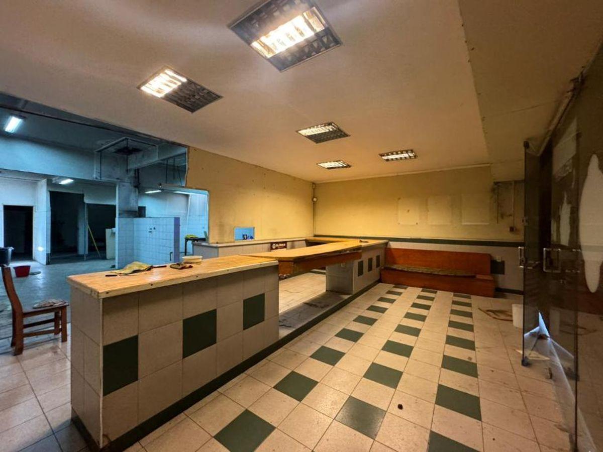 Foto de EXCELENTE LOCAL SOBRE AV. MITRE (IDEAL PARA USO GASTRONOMICO / ALMACEN), imagen 4