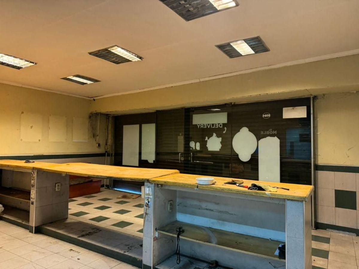 Foto de EXCELENTE LOCAL SOBRE AV. MITRE (IDEAL PARA USO GASTRONOMICO / ALMACEN), imagen 2