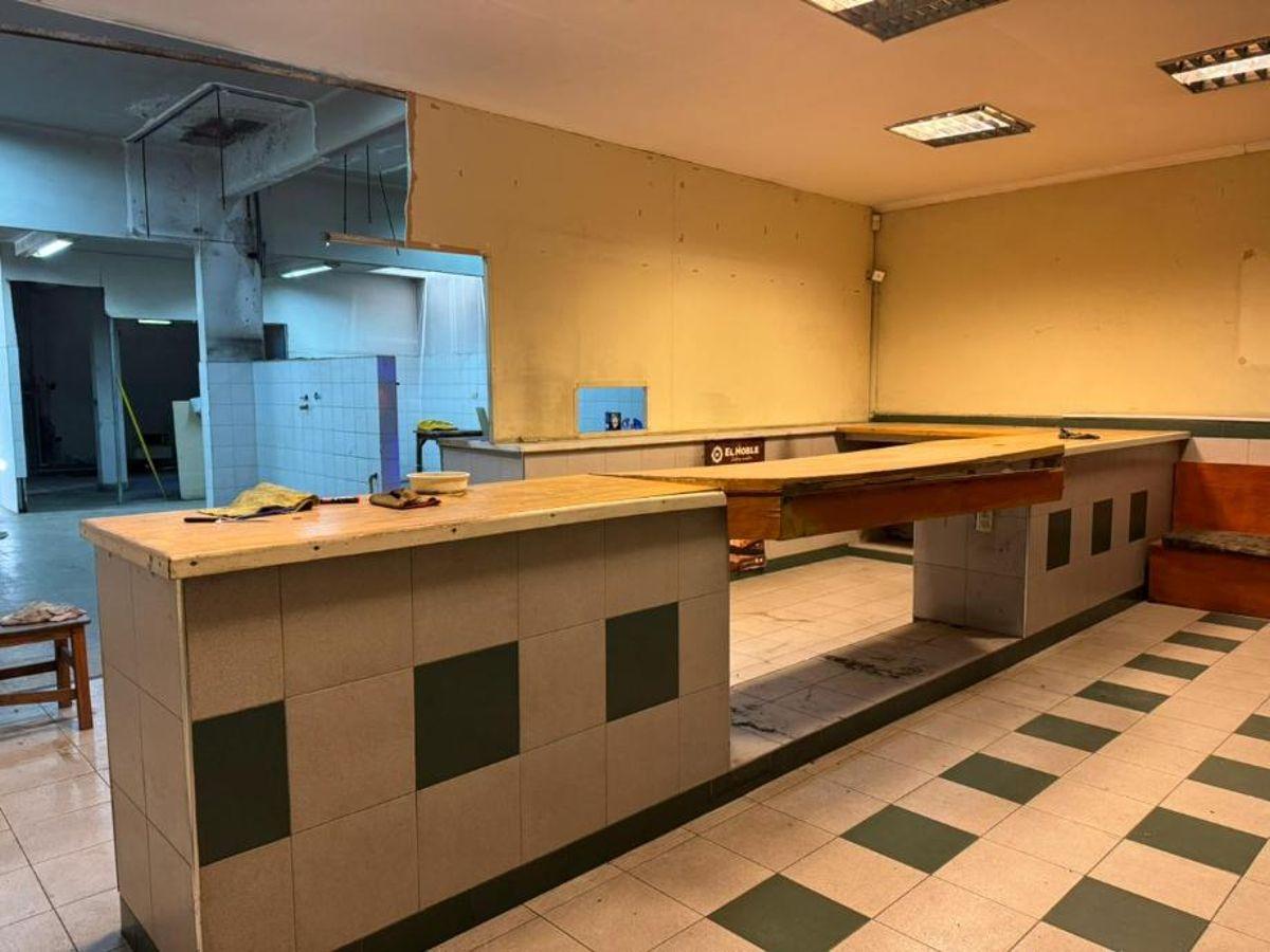 Foto de EXCELENTE LOCAL SOBRE AV. MITRE (IDEAL PARA USO GASTRONOMICO / ALMACEN), imagen 3