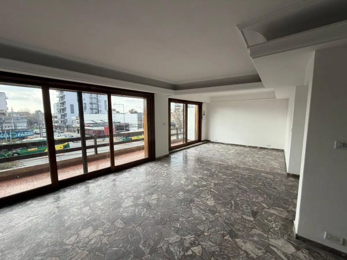 DEPARTAMENTO TIPO CASA EN ALQUILER PARA USO COMERCIAL O PROFESIONAL SOBRE AVENIDA MITRE 5