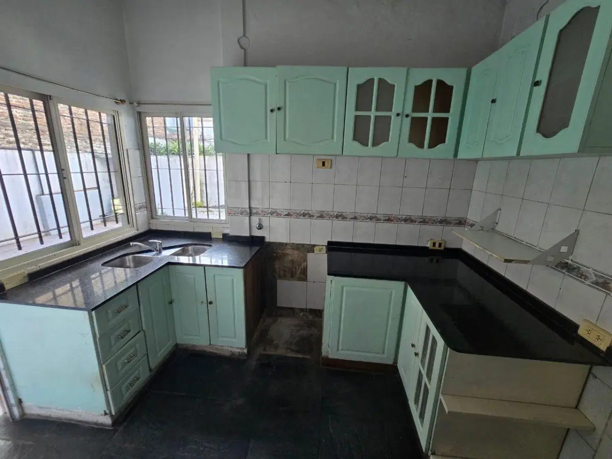 DEPARTAMENTO TIPO CASA EN ALQUILER EN VILLA DOMINICO 4