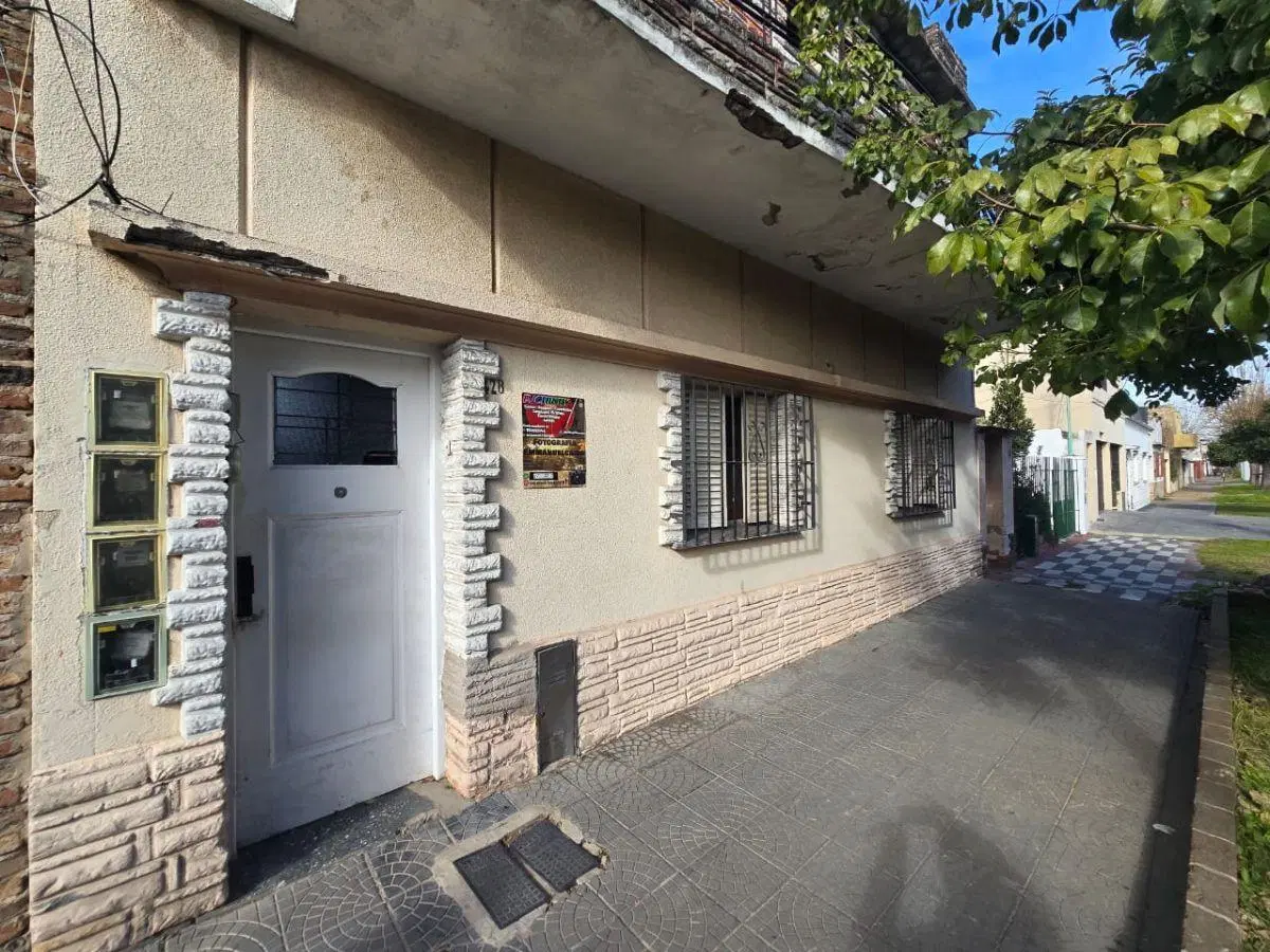 DEPARTAMENTO TIPO CASA EN ALQUILER EN VILLA DOMINICO 2